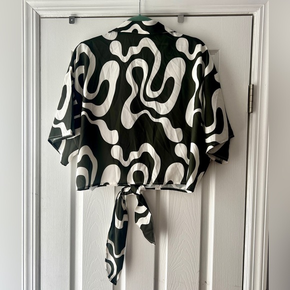 Whimsical Pattern Crop Top with Front Tie - Picture 3 of 4